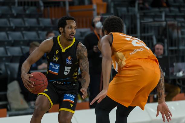 姆斯的进攻 姆斯的进攻