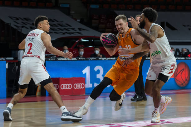 现和坚韧不 现和坚韧不